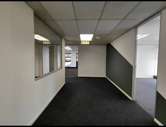 399M² OFFICE TO LET IN HURLINGHAM